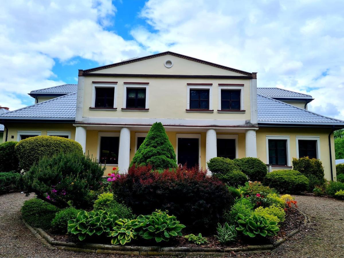 فيلا Wrzosowe Siedlisko Czosnów المظهر الخارجي الصورة